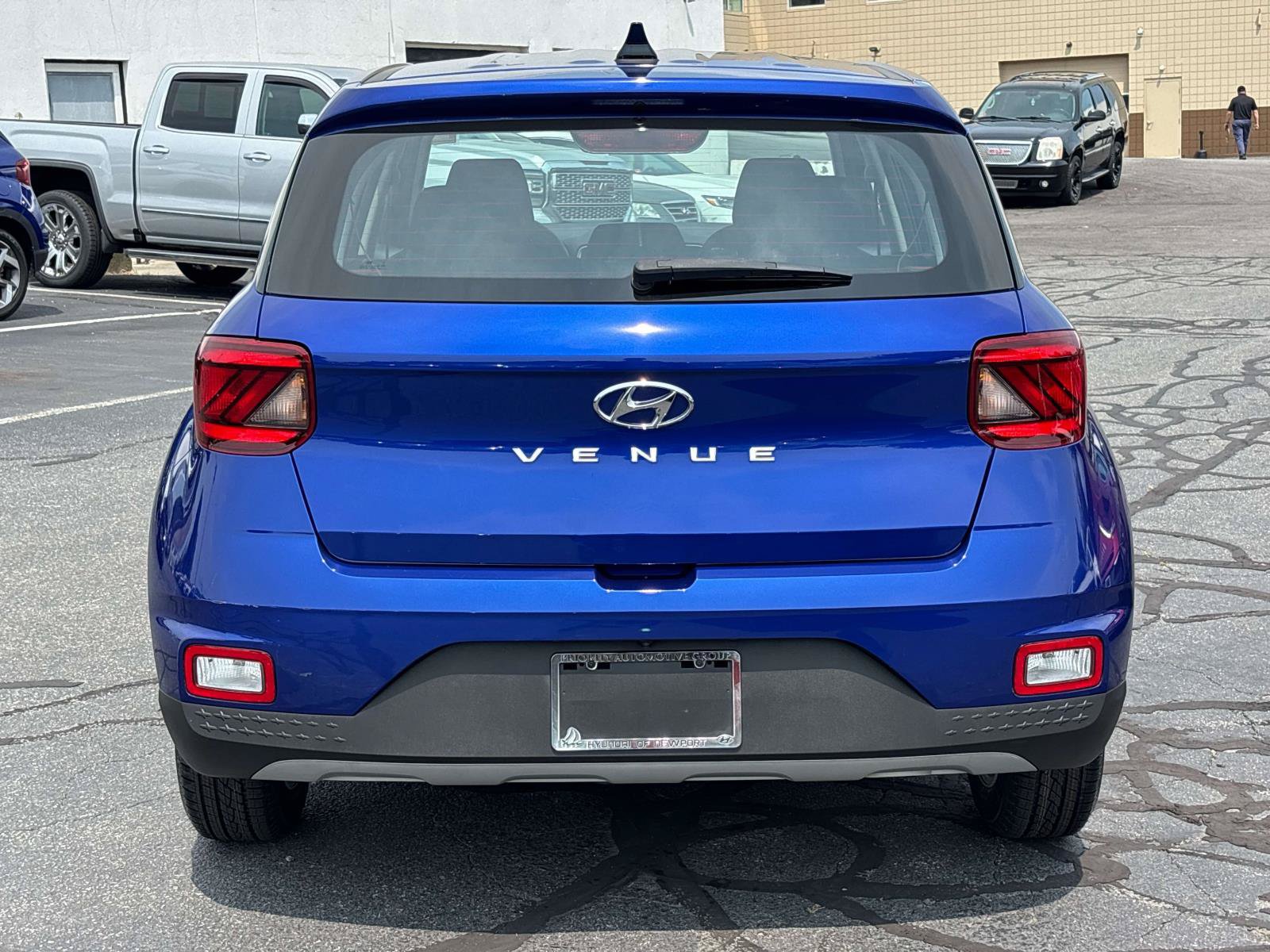 Certified 2022 Hyundai Venue SE w/ Cargo Package FWD image 4