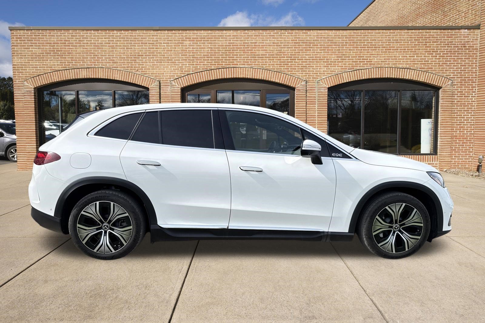 Used 2023 Mercedes-Benz EQE 350+ 4MATIC SUV image 2