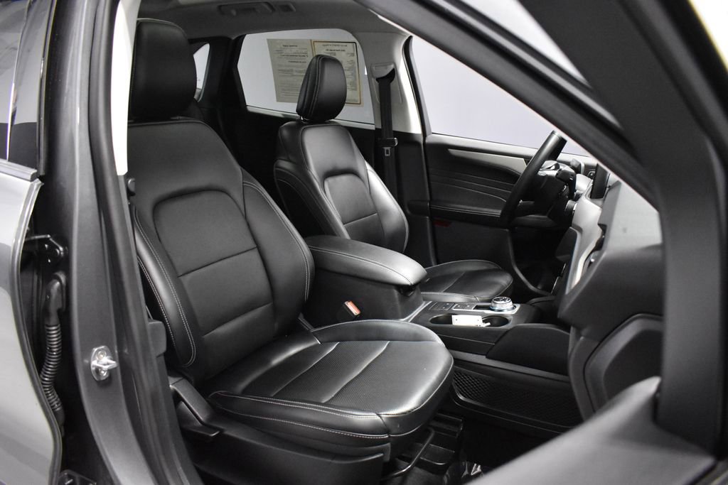 Used 2021 Ford Escape SEL w/ Technology Package image 14