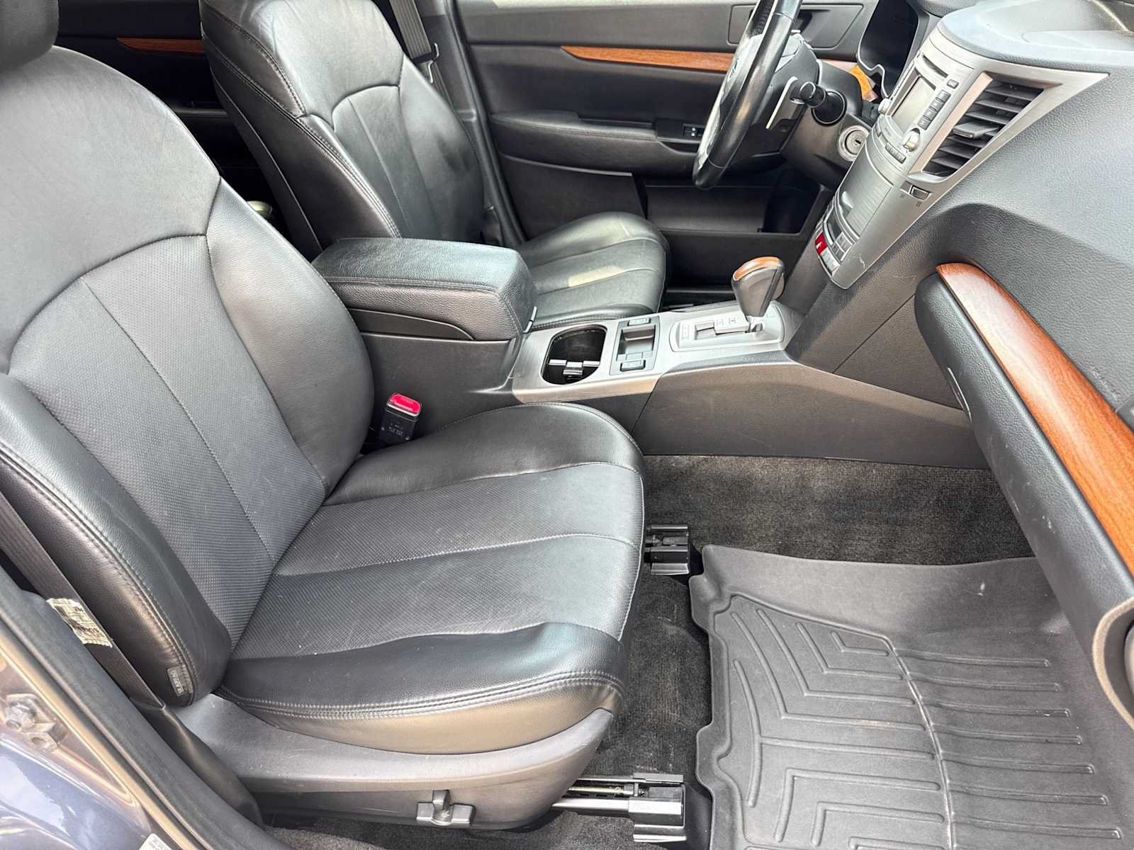 Used 2014 Subaru Outback 3.6R Limited w/ Moonroof Package AWD/4WD image 21