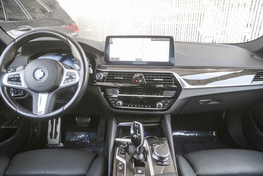 Certified 2023 BMW 530e w/ M Sport Package RWD image 9