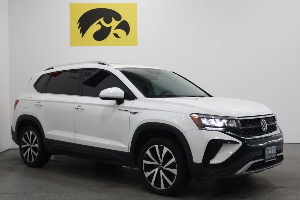 Used 2022 Volkswagen Taos SE w/ Panoramic Sunroof Package image 6