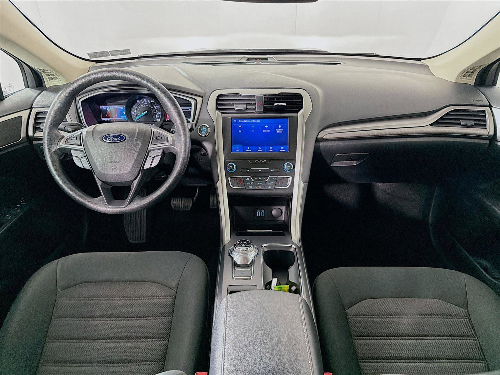 Used 2020 Ford Fusion SE image 22