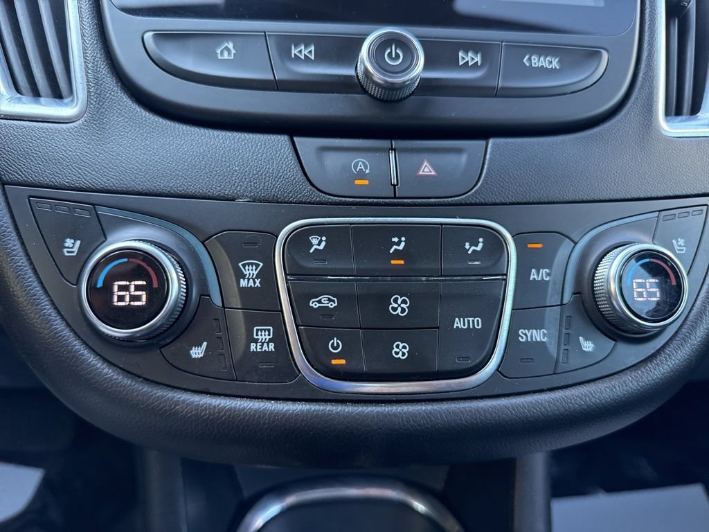 Used 2024 Chevrolet Malibu LT FWD image 16