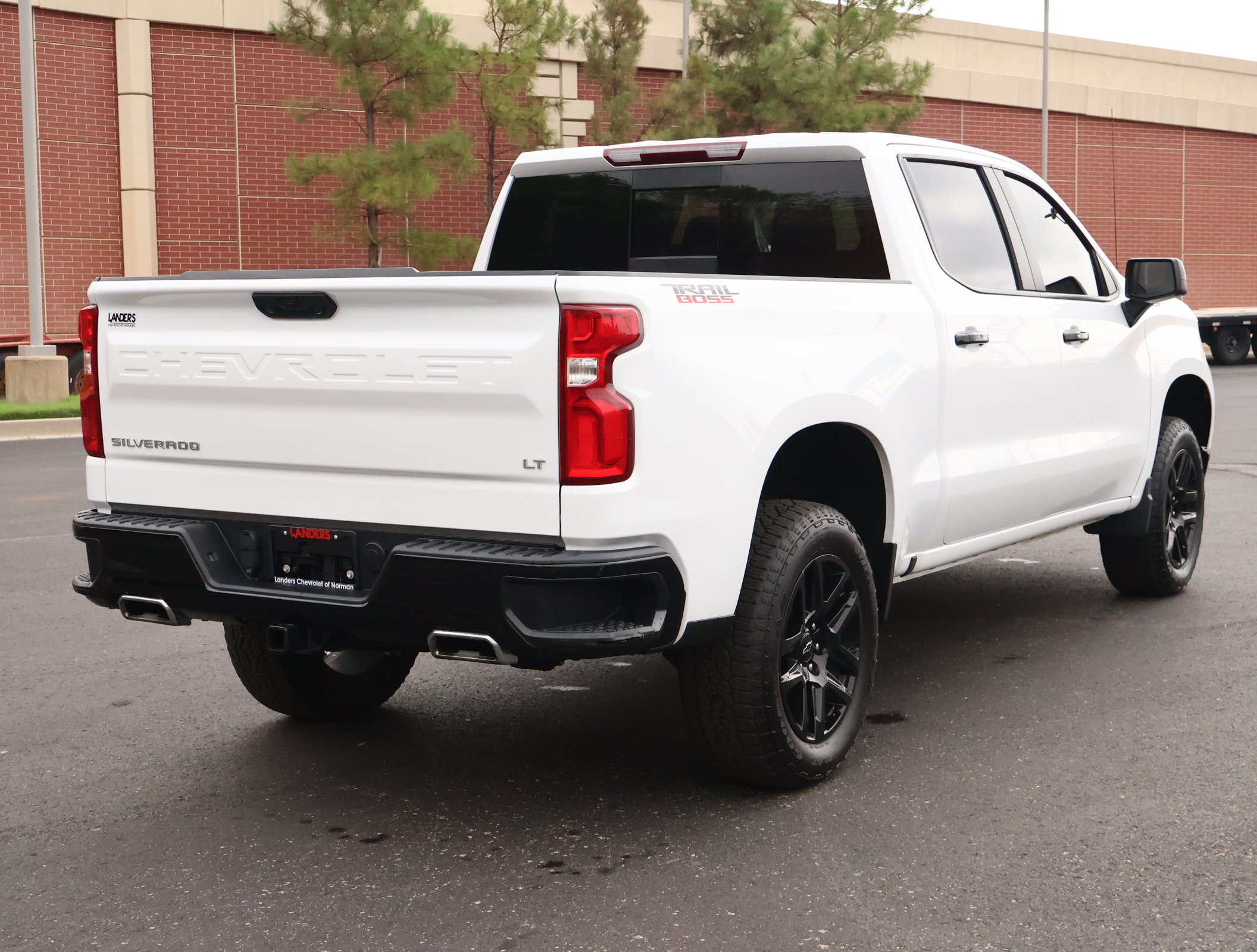 Used 2025 Chevrolet Silverado 1500 LT Trail Boss w/ Convenience Package II AWD/4WD image 31