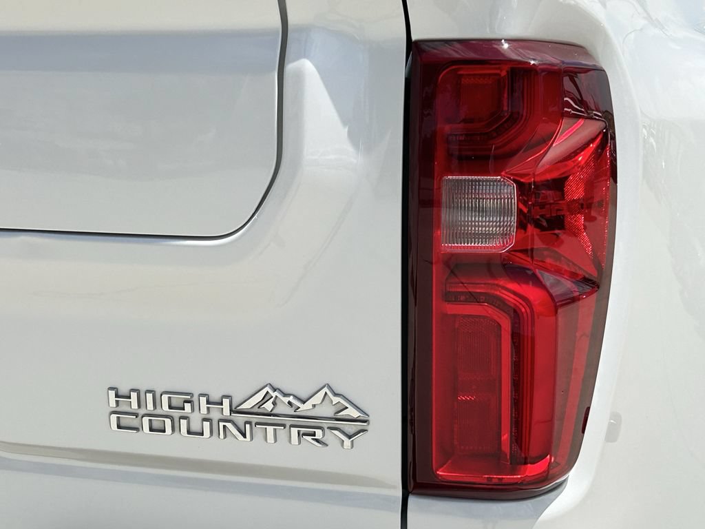 Used 2024 Chevrolet Silverado 3500 High Country w/ High Country Premium Package AWD/4WD image 8