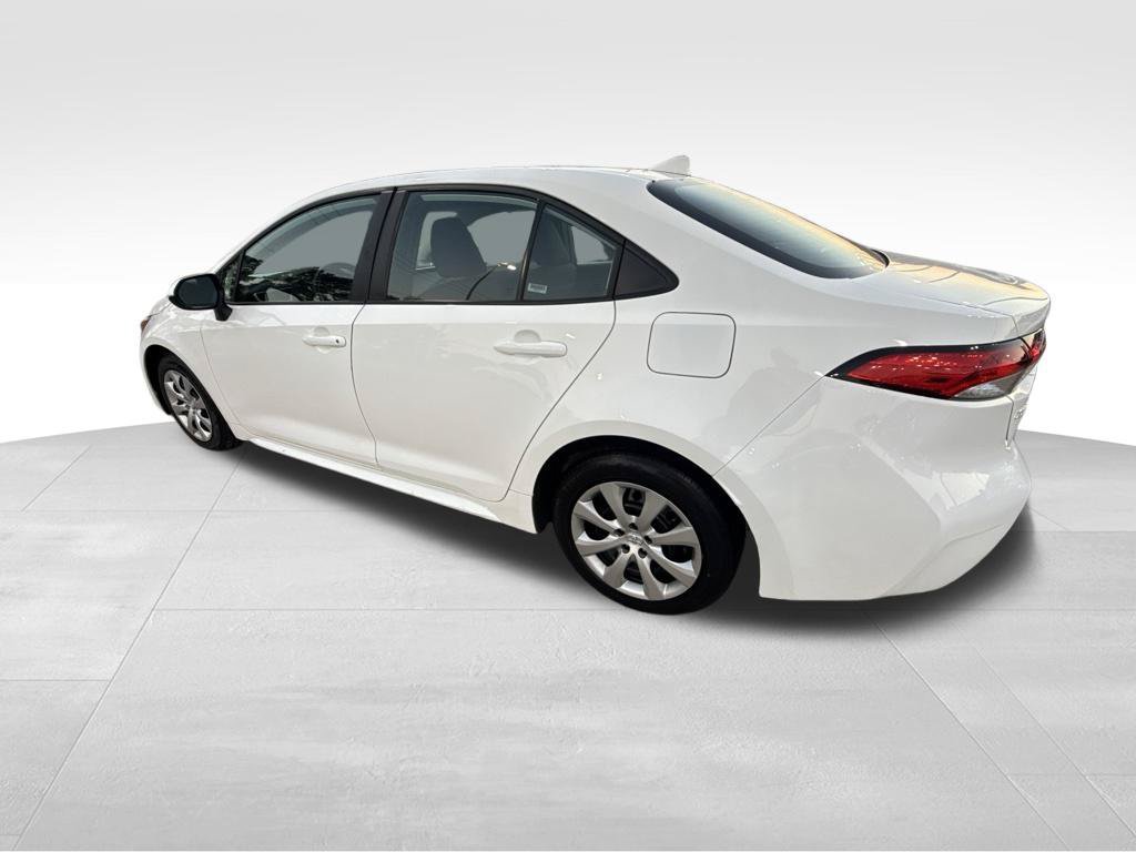 Used 2025 Toyota Corolla LE FWD image 3
