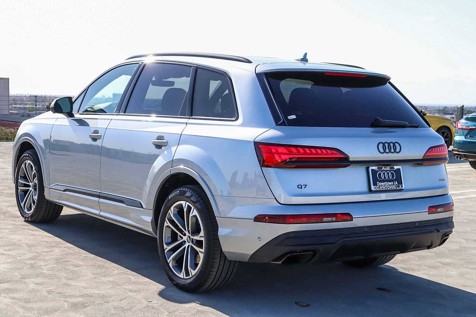 Used 2025 Audi Q7 2.0T Premium w/ Convenience Plus Package image 6