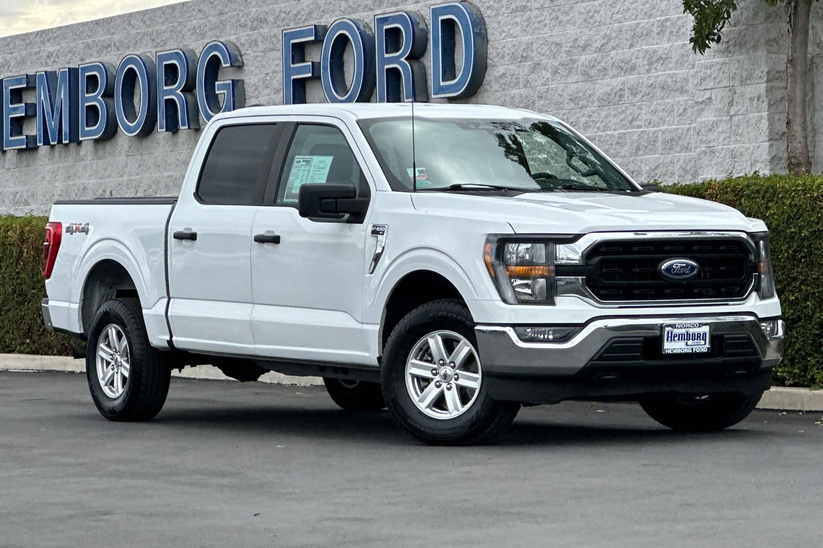 Used 2023 Ford F150 XLT image 2