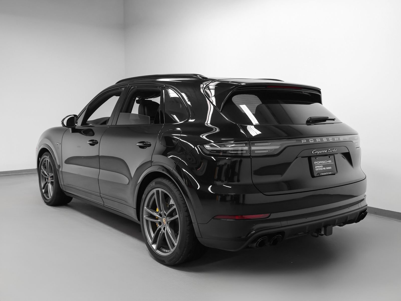 Certified 2023 Porsche Cayenne Turbo S AWD/4WD image 3