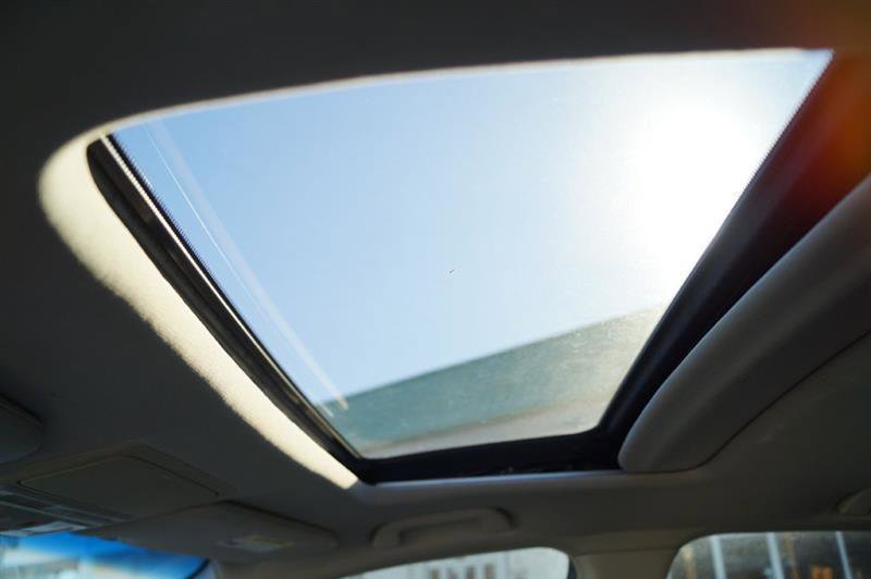 Used 2013 Acura TSX w/ Technology Package image 30