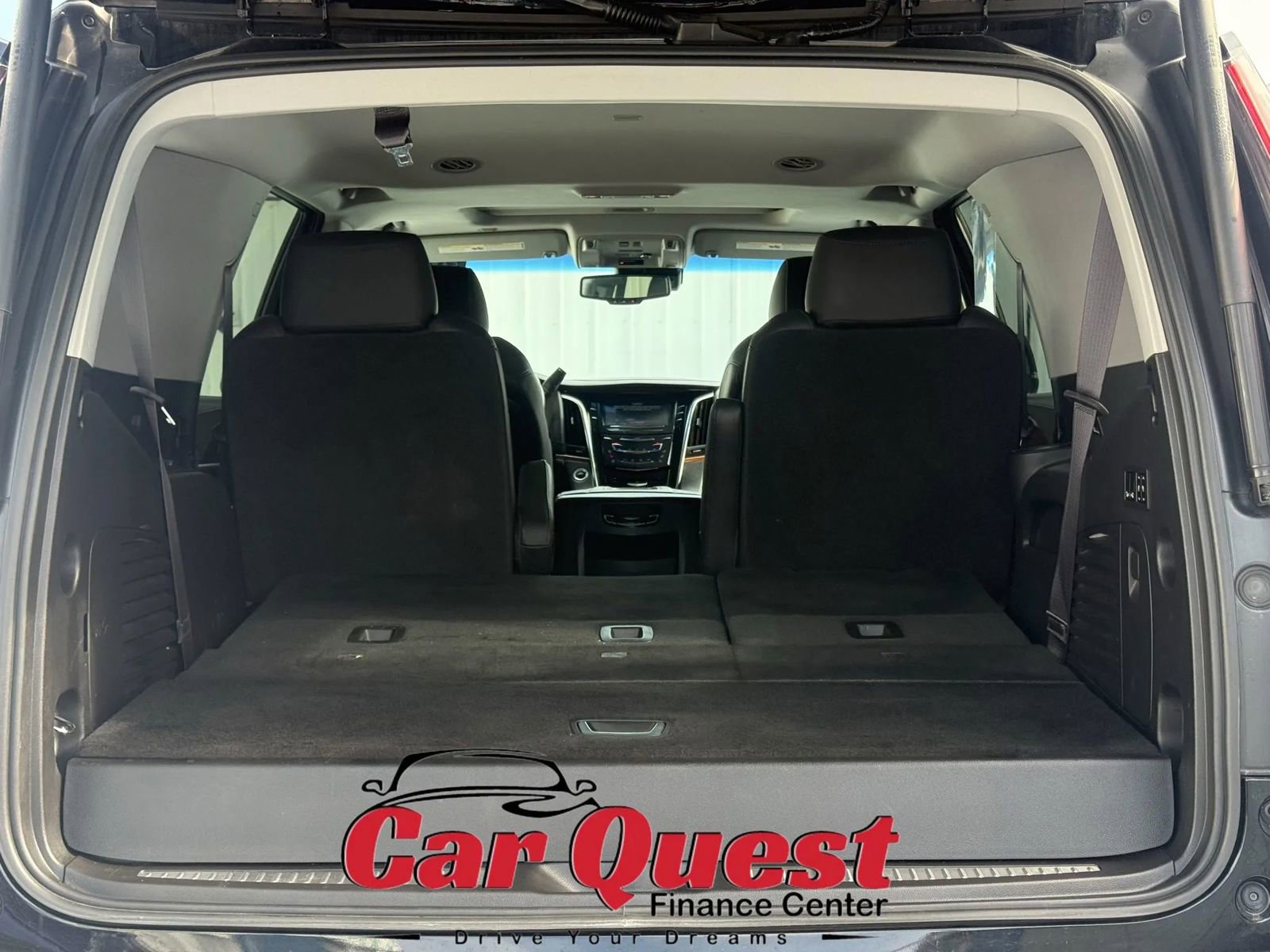 Used 2016 Cadillac Escalade Luxury image 14