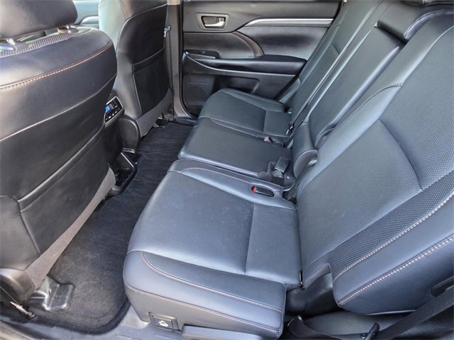 Used 2019 Toyota Highlander Limited image 10