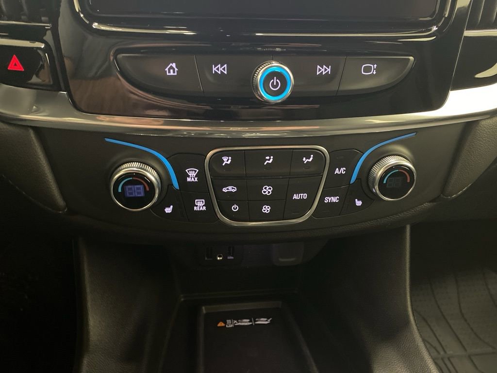 Used 2023 Chevrolet Traverse LT image 20