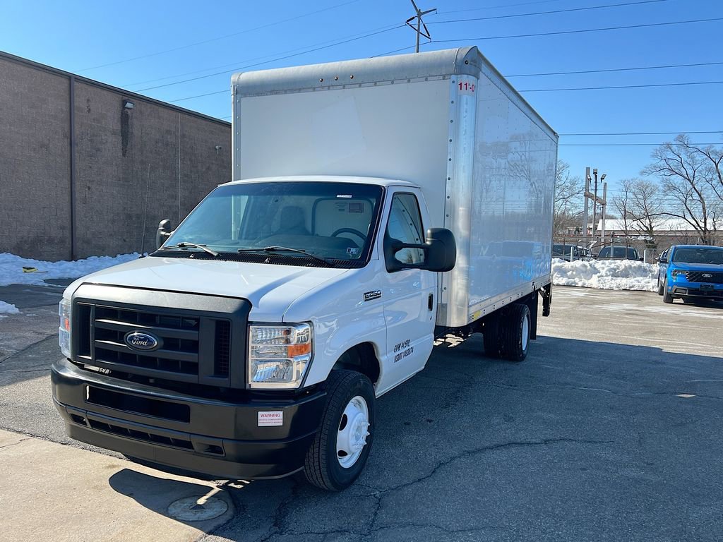 Used 2024 Ford E-450 and Econoline 450 Super Duty w/ Power Windows & Locks Group image 9