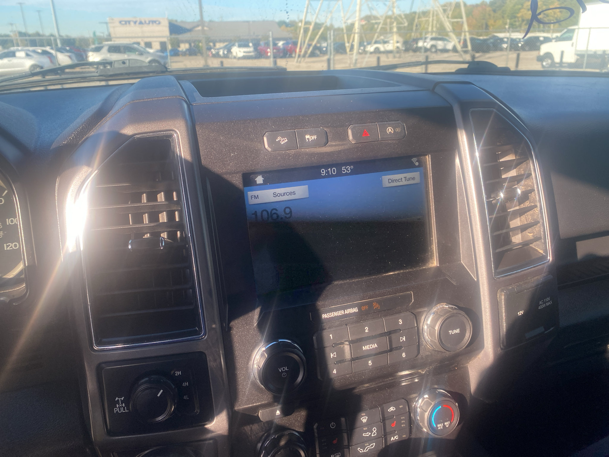 Used 2018 Ford F150 XLT w/ Equipment Group 302A Luxury AWD/4WD image 3