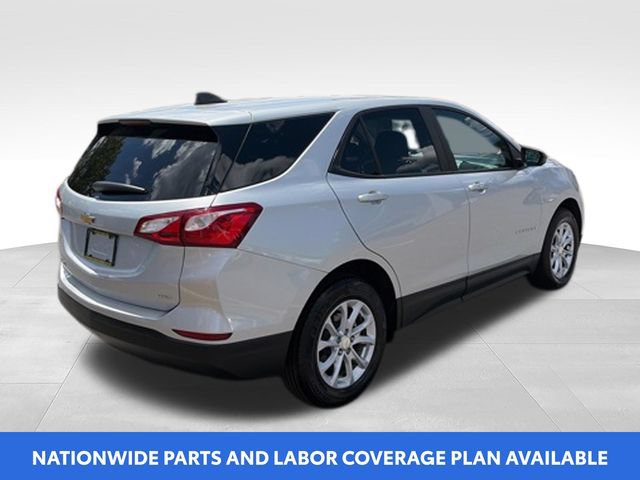 Used 2021 Chevrolet Equinox LS w/ LS Convenience Package AWD/4WD image 3