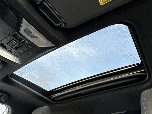 Used 2022 Toyota RAV4 SE image 18