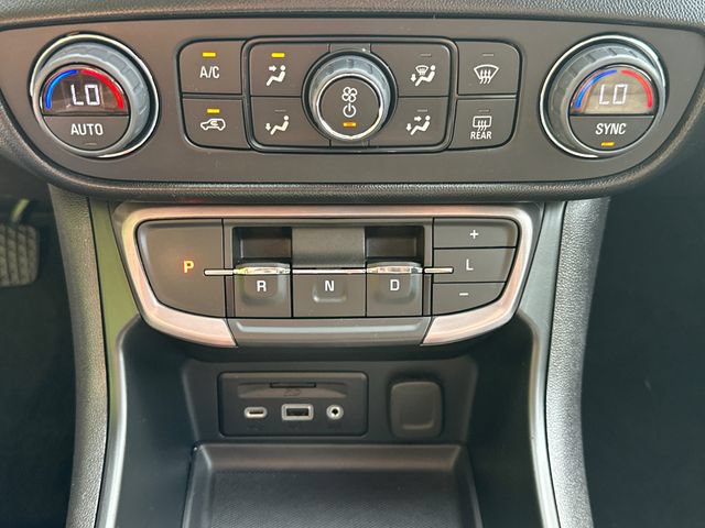 Certified 2022 GMC Terrain AT4 w/ Infotainment Package II AWD/4WD image 36