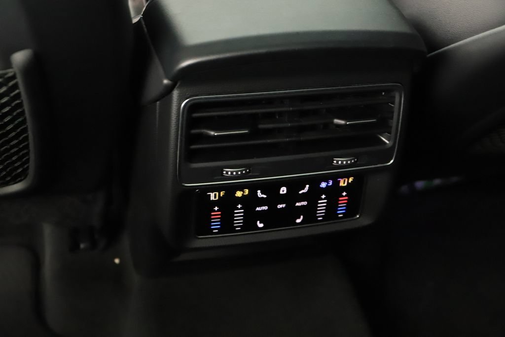 Used 2023 Audi Q7 3.0T Prestige w/ Prestige Package AWD/4WD image 21