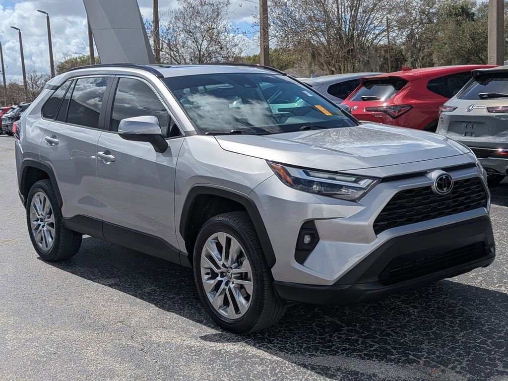 Used 2023 Toyota RAV4 XLE Premium image 2