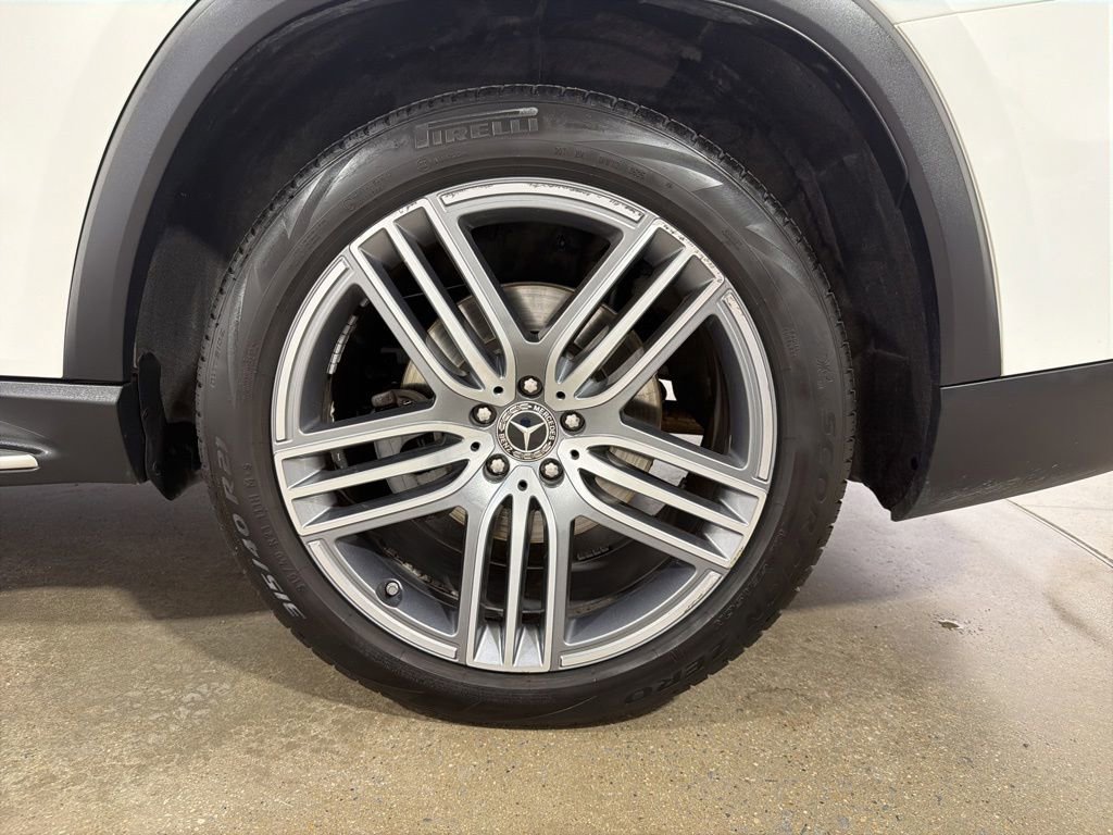 Used 2021 Mercedes-Benz GLS 450 4MATIC image 30