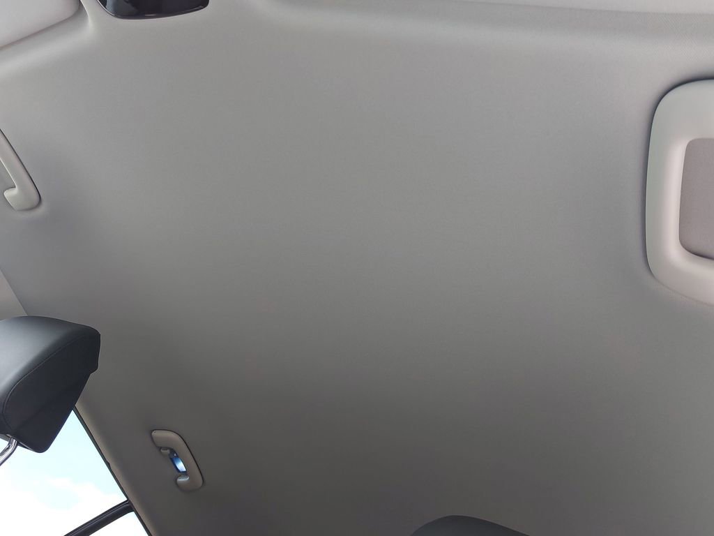 Certified 2025 Hyundai Santa Fe SEL image 30