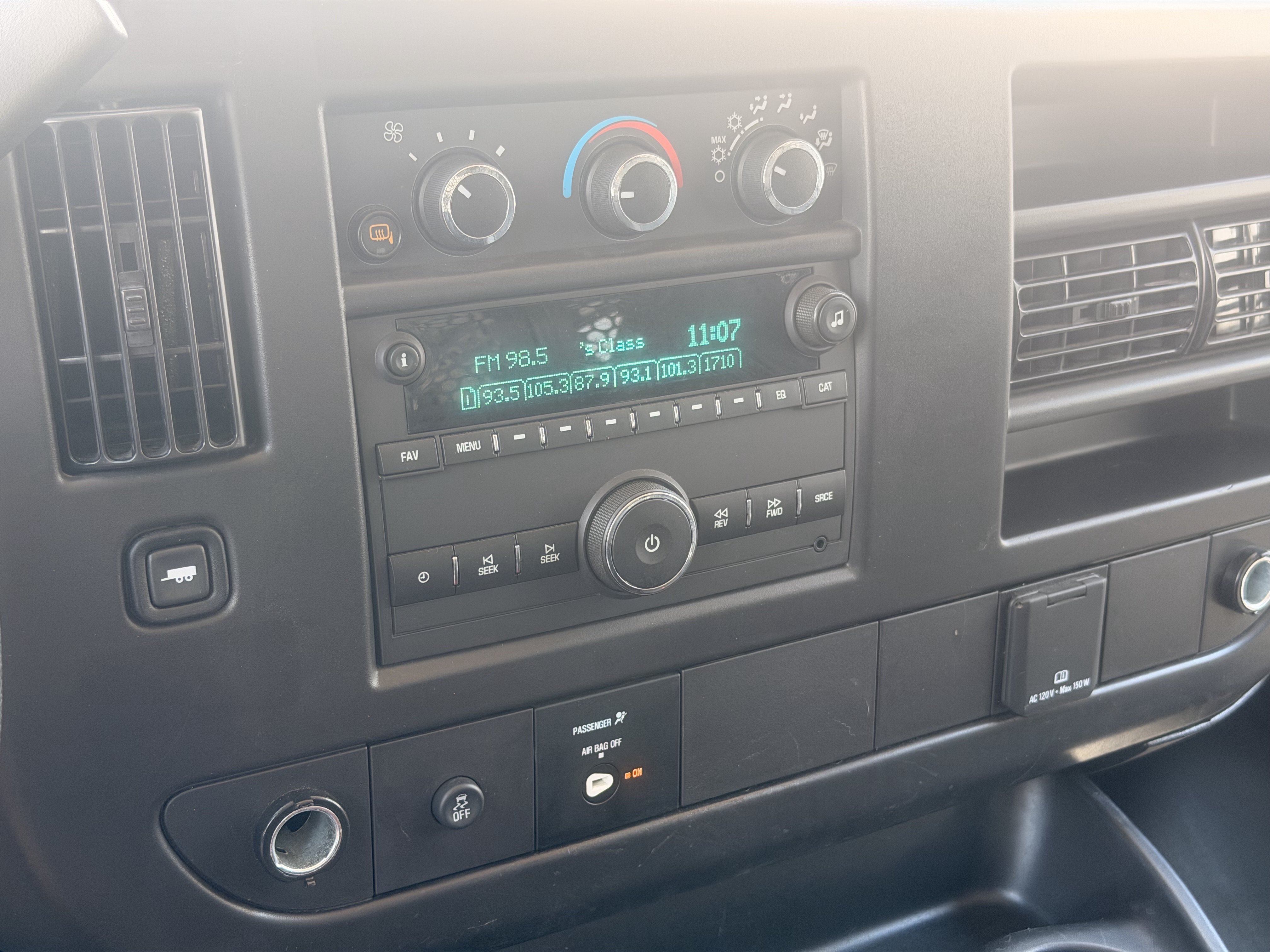 Used 2025 GMC Savana 2500 w/ Driver Convenience Package RWD image 23