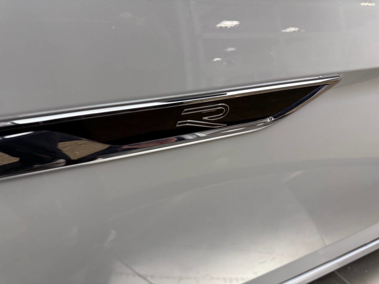 Used 2024 Volkswagen Atlas SEL Premium R-Line image 33