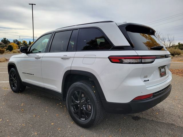 Used 2024 Jeep Grand Cherokee Altitude image 7