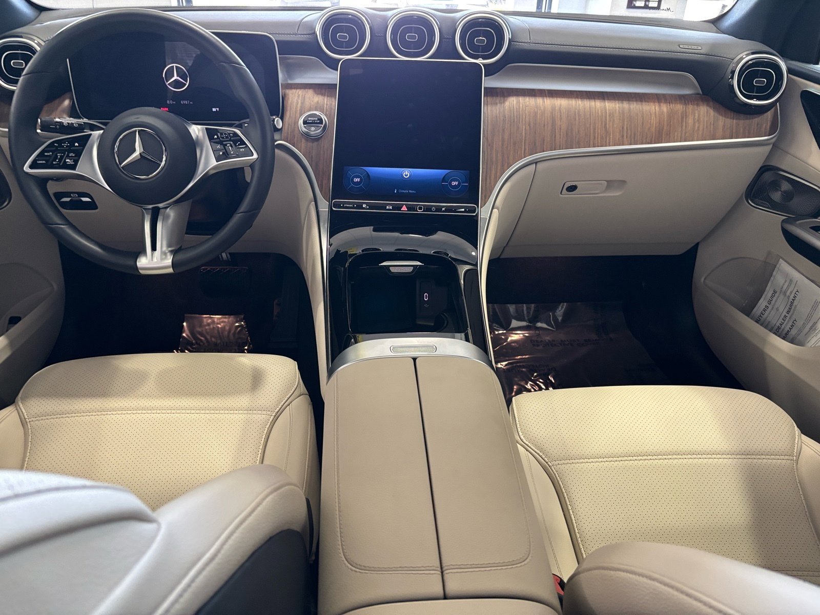 Used 2024 Mercedes-Benz GLC 300 image 7