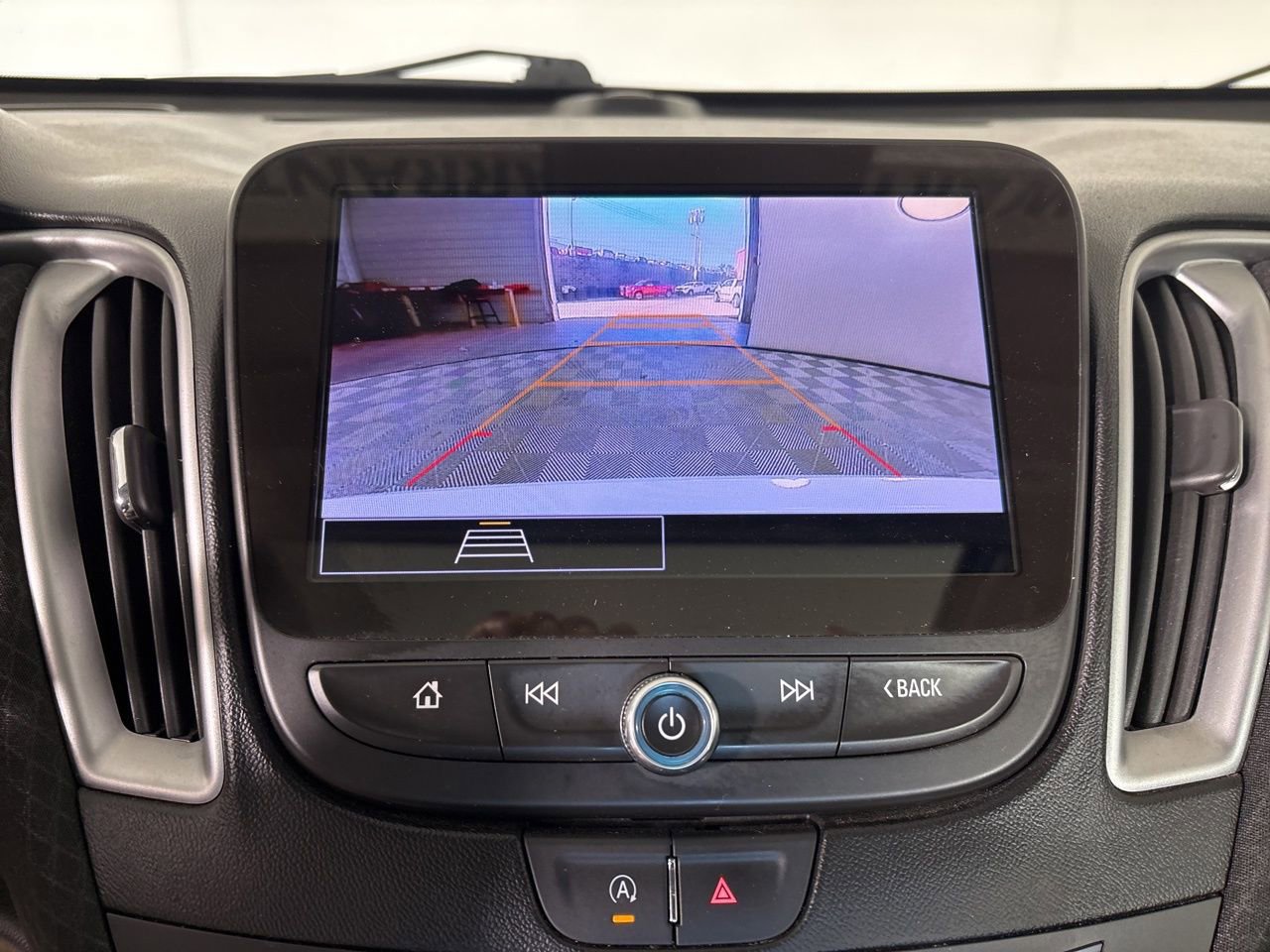 Used 2024 Chevrolet Malibu LT image 17