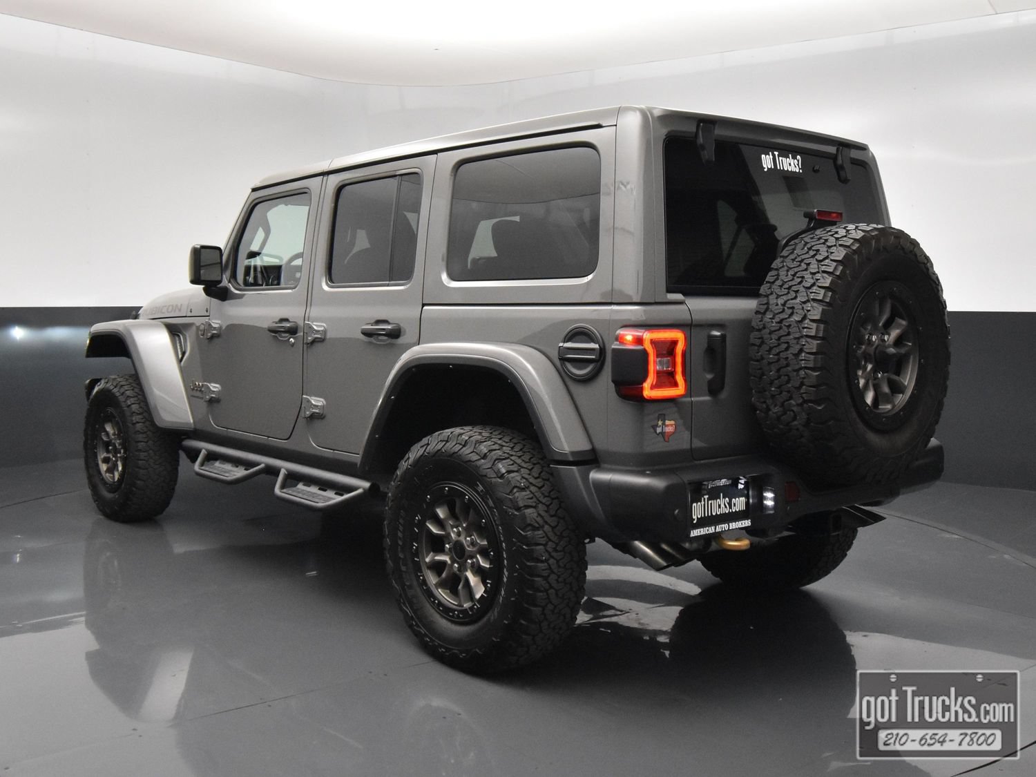 Used 2023 Jeep Wrangler Unlimited Rubicon 392 w/ Trailer Tow Package AWD/4WD image 5