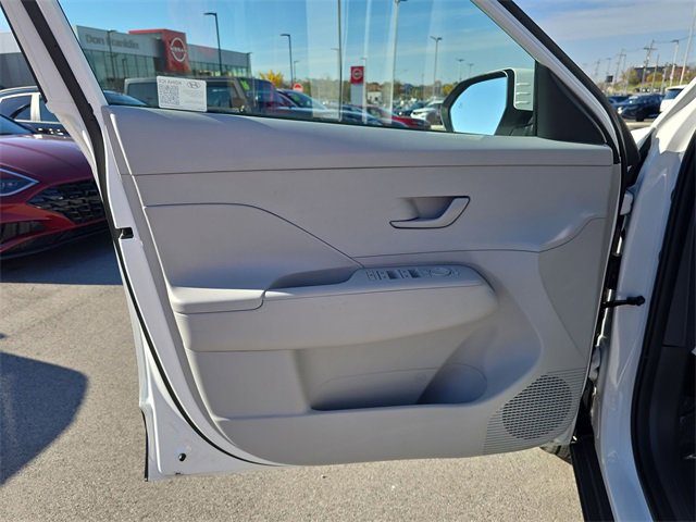 Certified 2025 Hyundai Kona SEL image 13