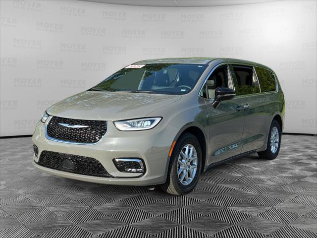 Certified 2025 Chrysler Pacifica Select