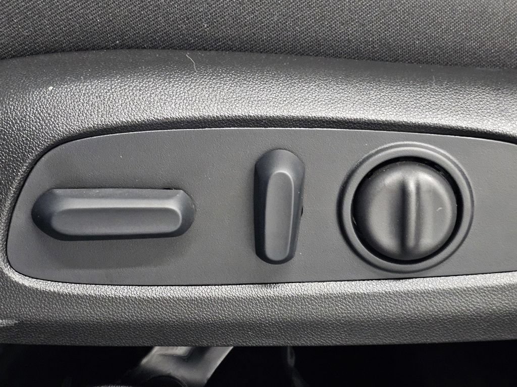 Used 2026 Chevrolet Blazer LT FWD image 29