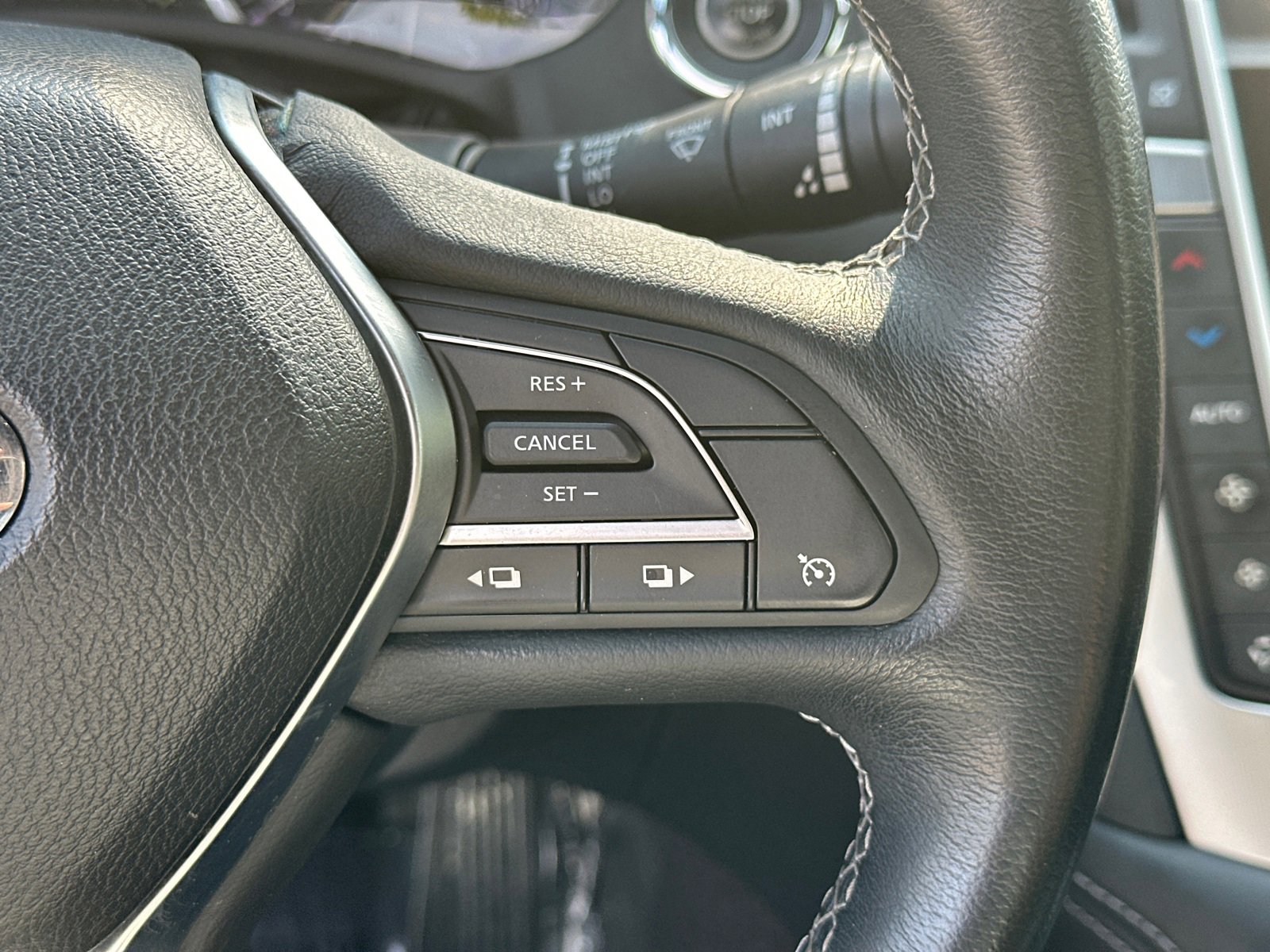 Used 2017 INFINITI Q60 w/ Premium Plus Package 2.0T image 23