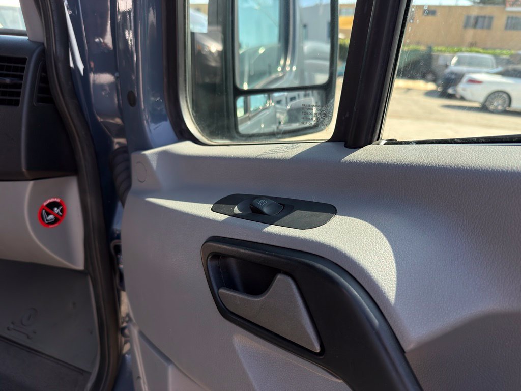 Used 2018 Mercedes-Benz Sprinter 2500 image 33