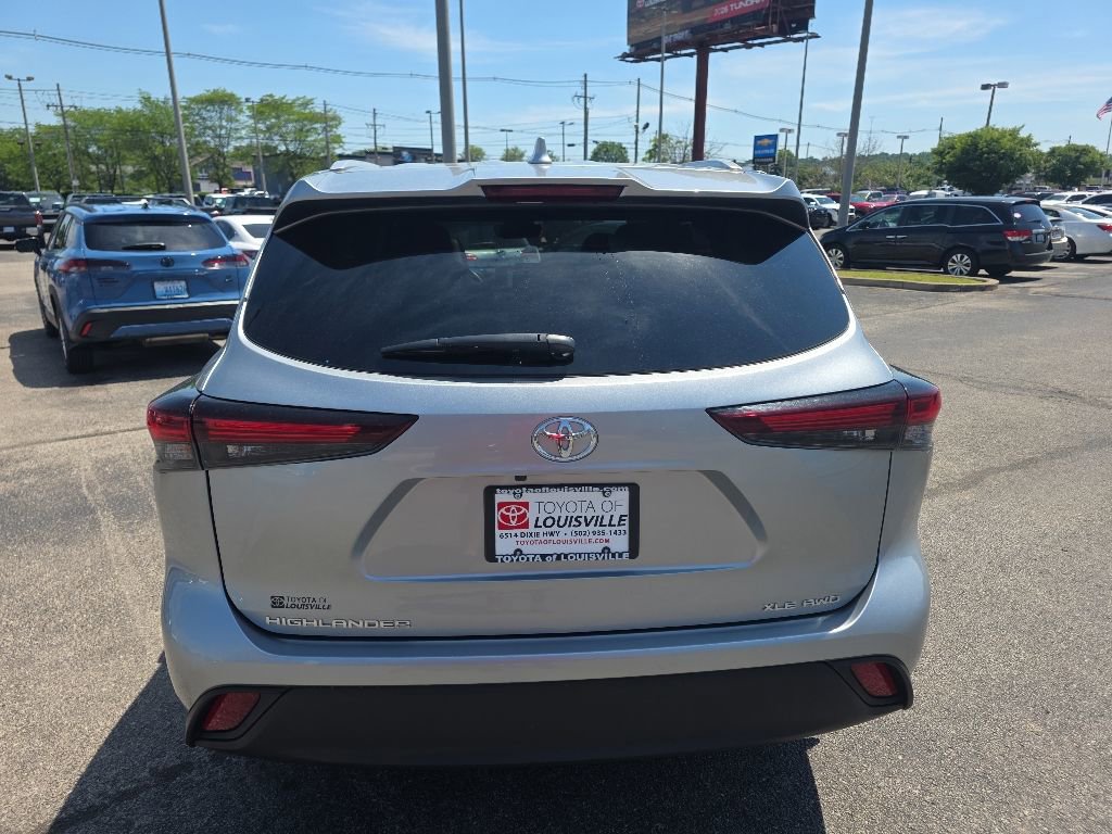 Certified 2025 Toyota Highlander XLE AWD/4WD image 6