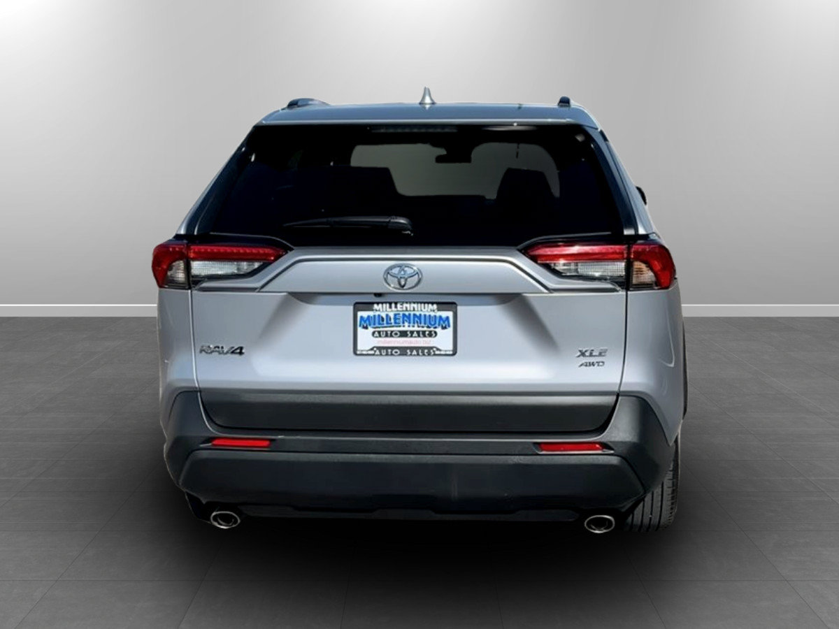 Used 2025 Toyota RAV4 XLE AWD/4WD image 6