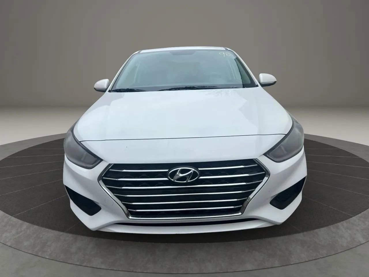 Used 2022 Hyundai Accent SE FWD image 2