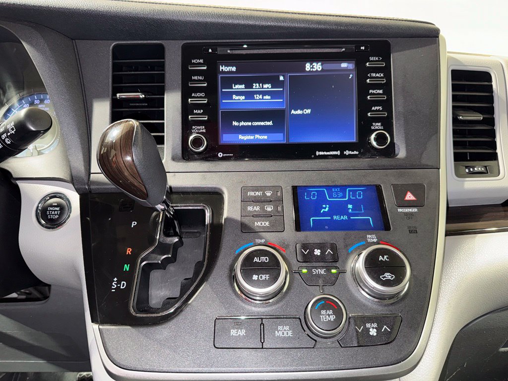 Used 2020 Toyota Sienna XLE w/ Carpet Mat Package FWD image 29