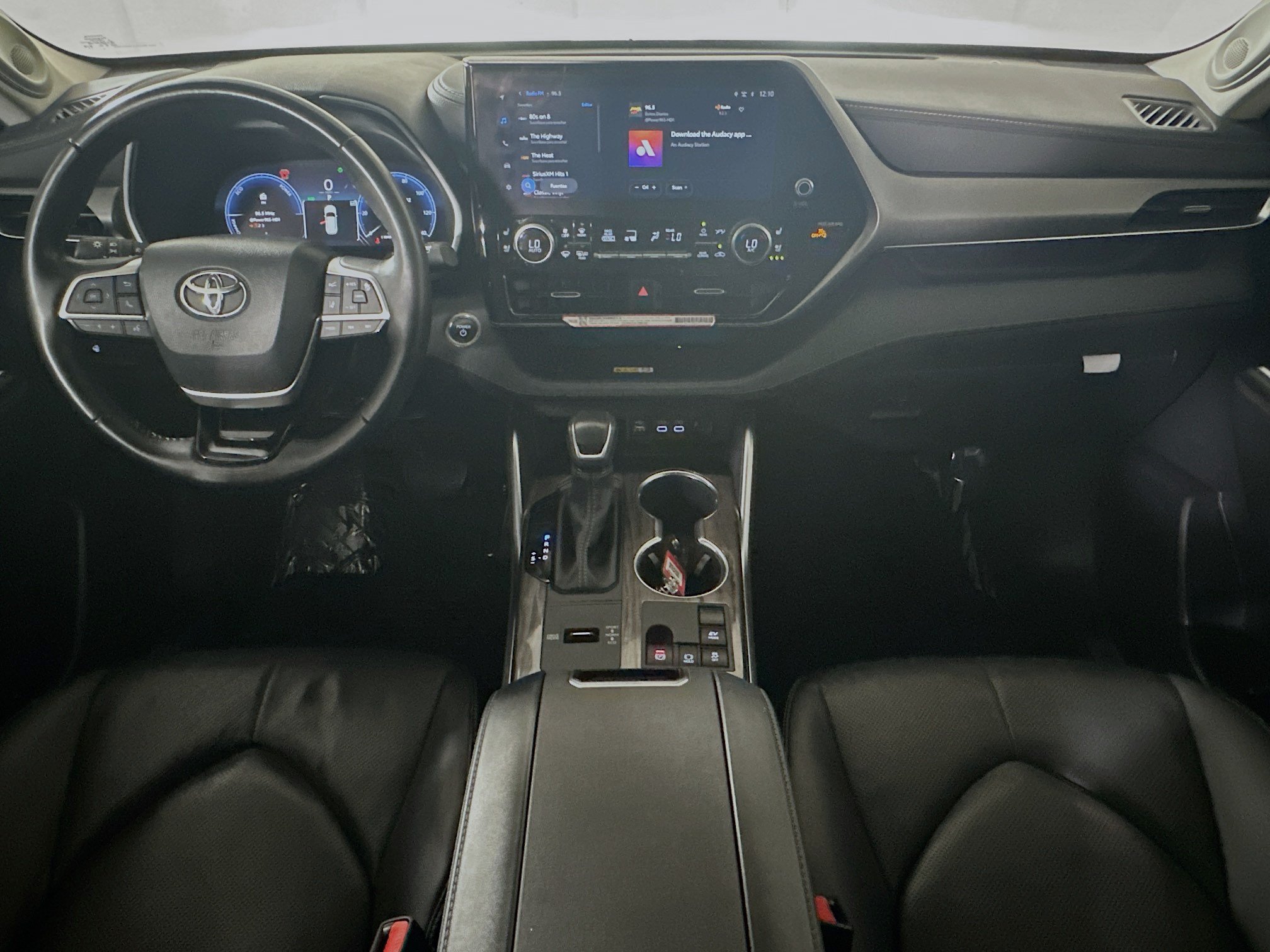 Used 2024 Toyota Highlander Limited FWD image 27