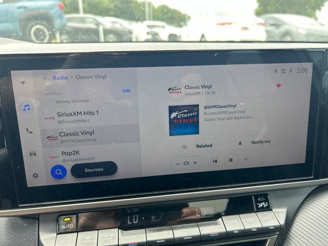 Used 2025 Toyota Camry SE w/ Multimedia Upgrade Package FWD image 11