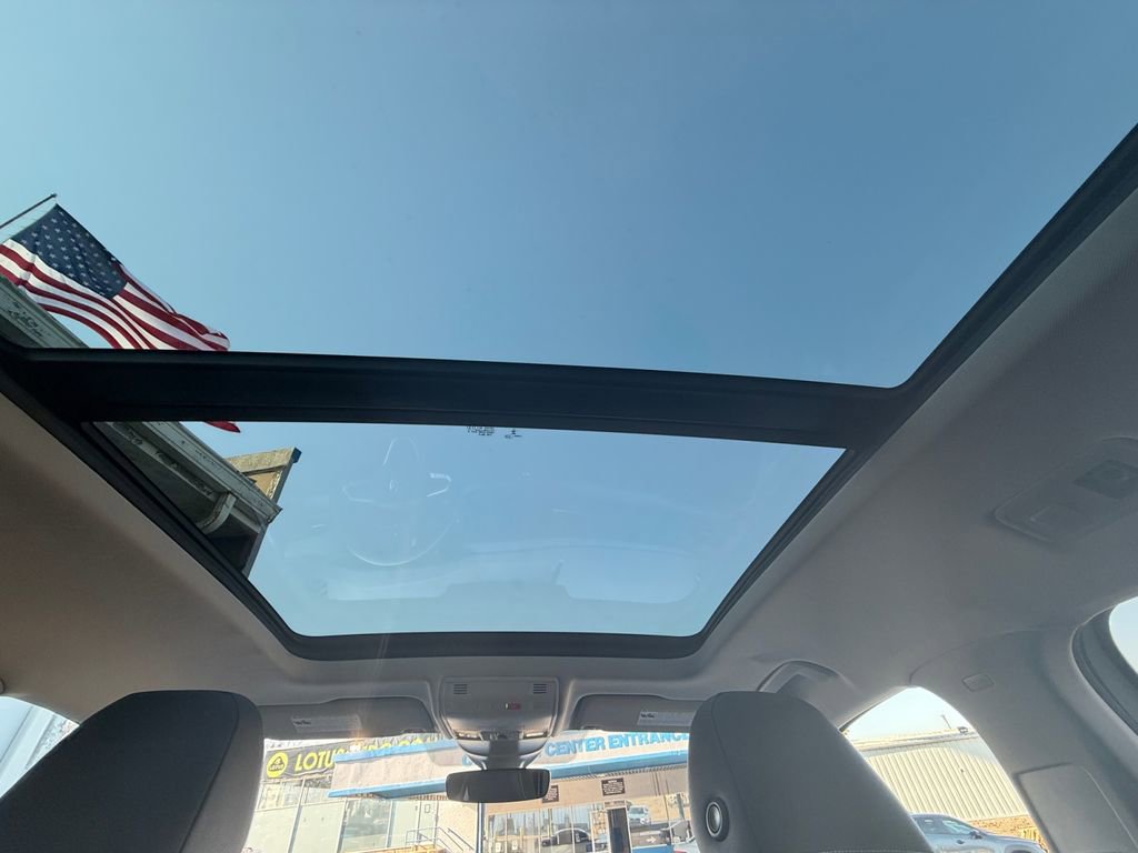 Used 2024 Volkswagen Taos SE image 24