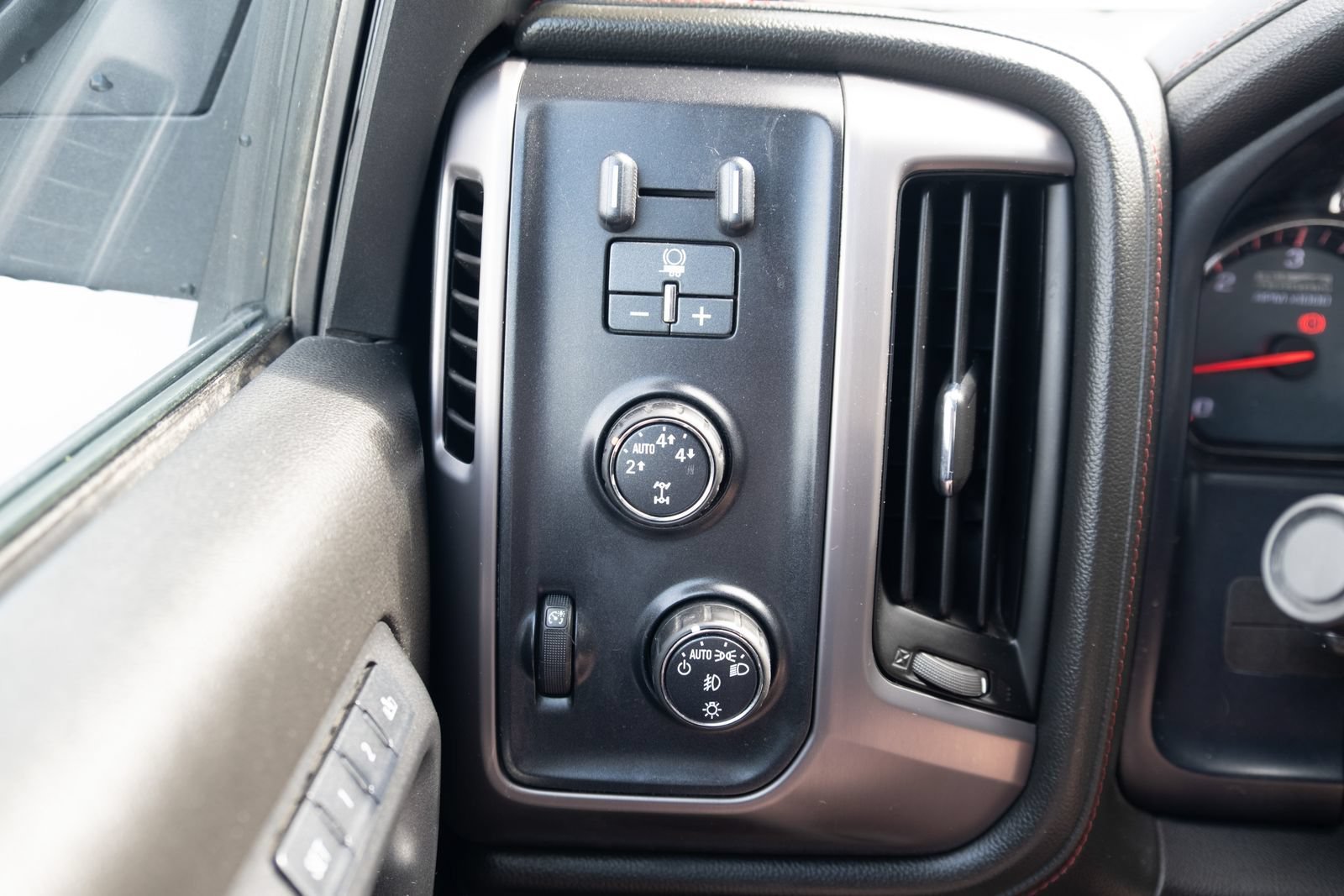Used 2014 GMC Sierra 1500 SLT AWD/4WD image 9