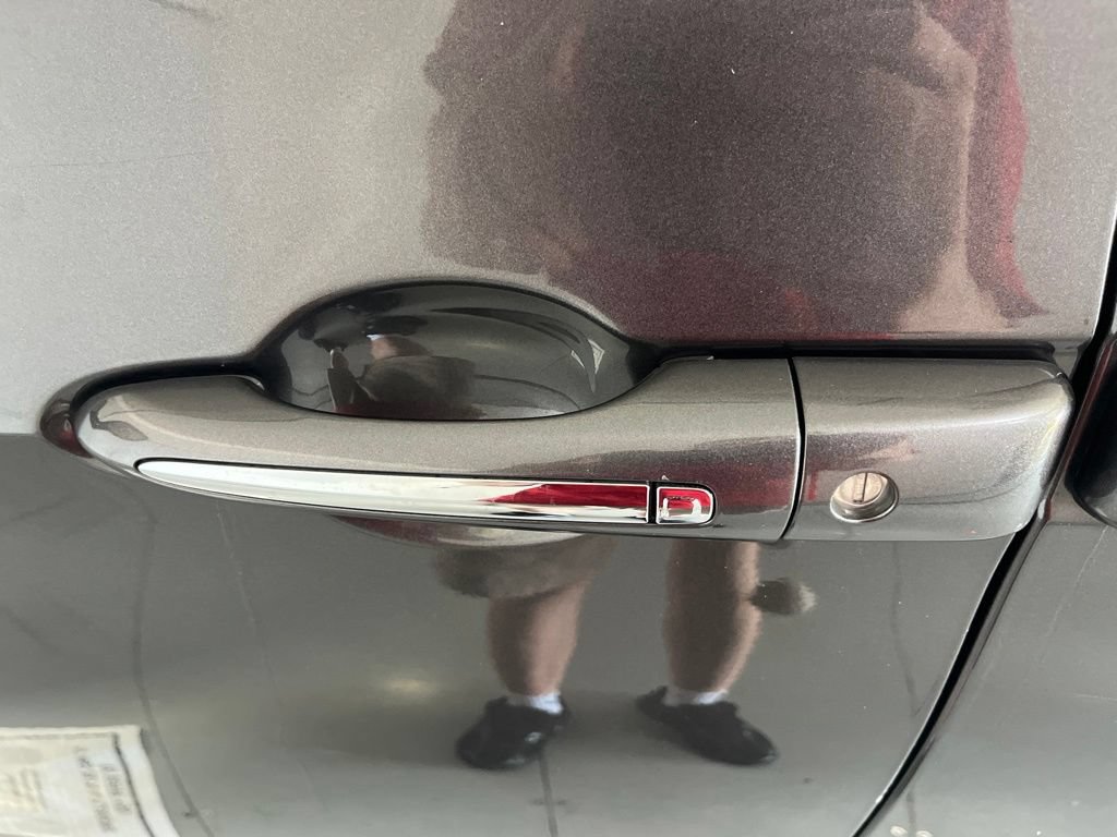Used 2023 Chrysler Pacifica Limited FWD image 39