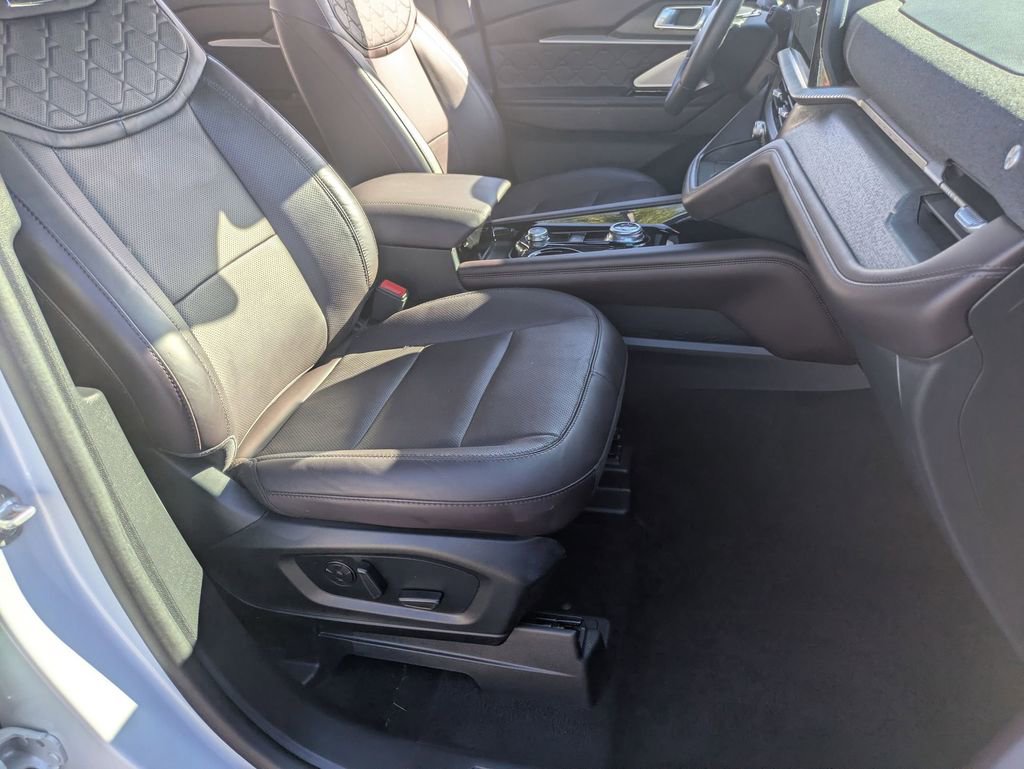 Used 2025 Ford Explorer Platinum w/ LUX Leather Package image 31