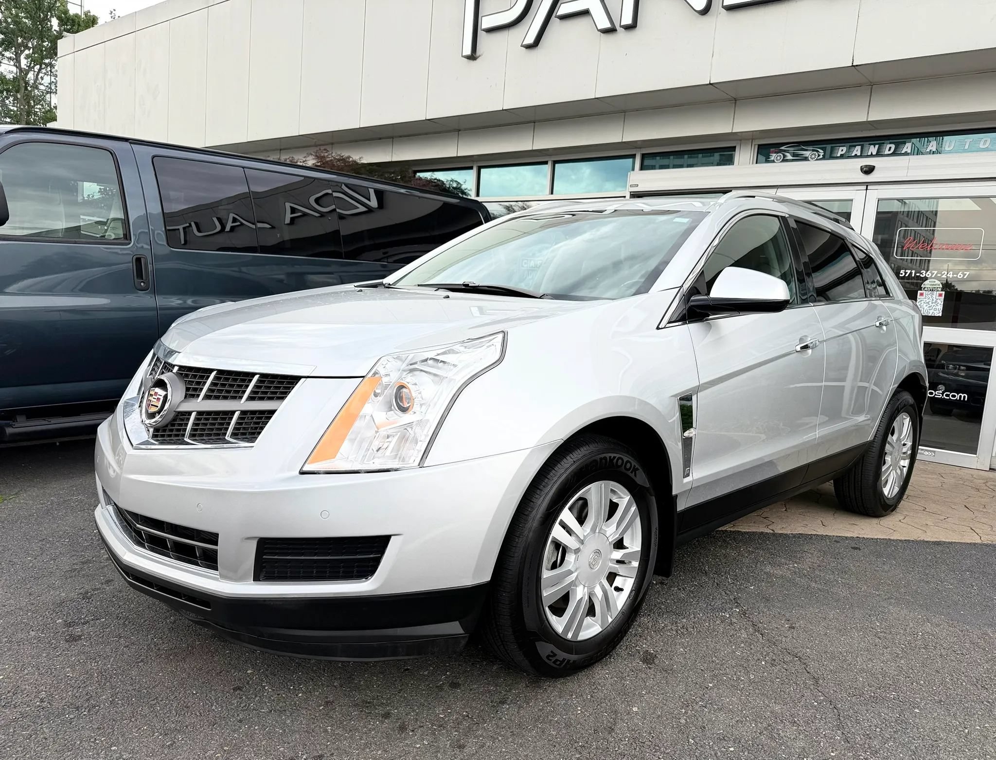Used 2012 Cadillac SRX Luxury AWD/4WD image 3