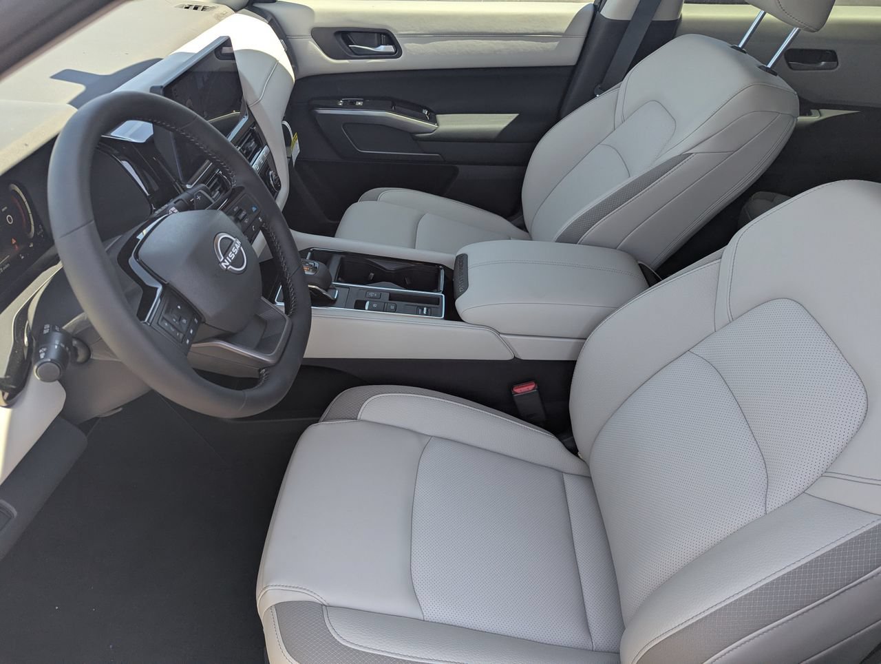 New 2026 Nissan Pathfinder SL FWD image 12